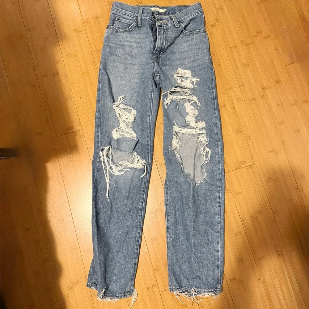 Levi's Light Blue Distressed Straight Leg Jeans - Picture 1 of 4